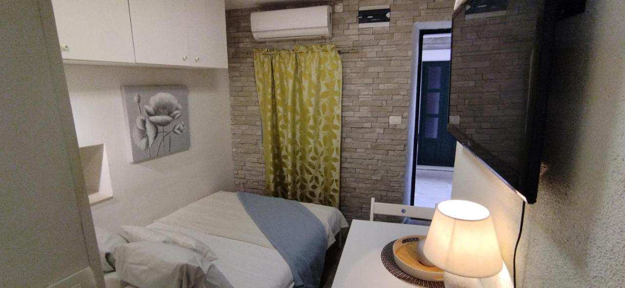 Tiny Studio In City Center Stone House Сплит Екстериор снимка
