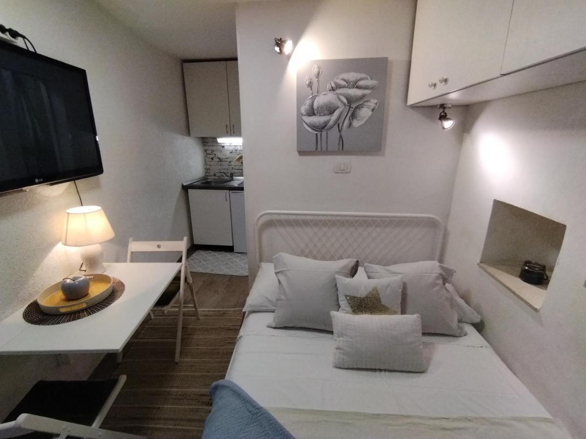 Tiny Studio In City Center Stone House Сплит Екстериор снимка