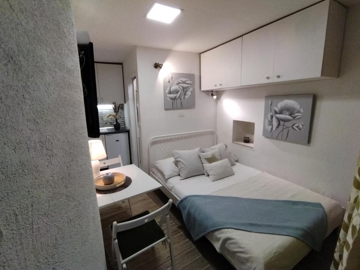 Tiny Studio In City Center Stone House Сплит Екстериор снимка