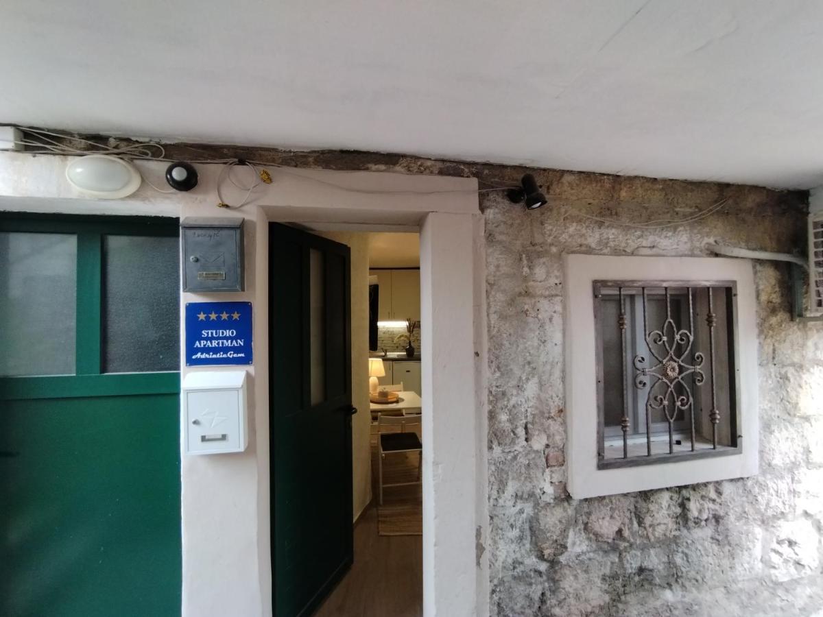 Tiny Studio In City Center Stone House Сплит Екстериор снимка