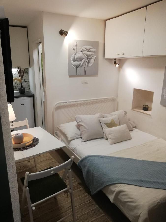 Tiny Studio In City Center Stone House Сплит Екстериор снимка