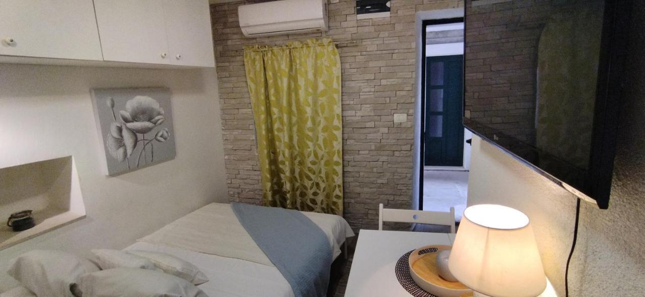 Tiny Studio In City Center Stone House Сплит Екстериор снимка