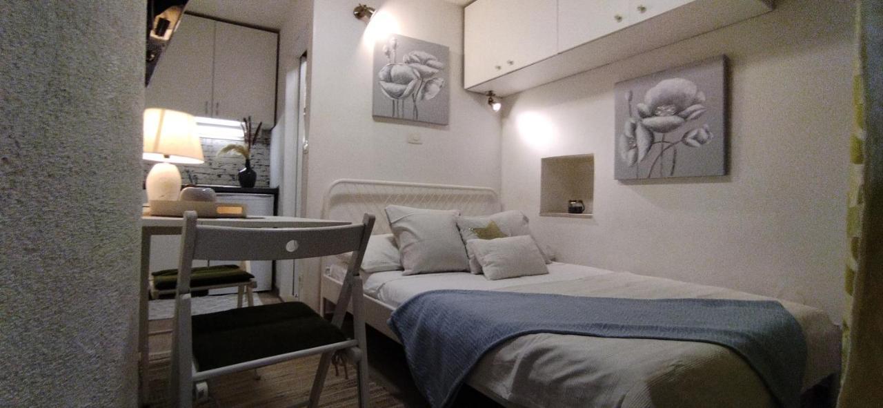 Tiny Studio In City Center Stone House Сплит Екстериор снимка