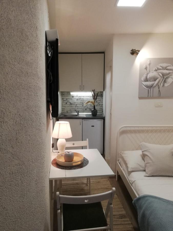 Tiny Studio In City Center Stone House Сплит Екстериор снимка